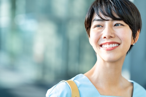 笑顔の女性